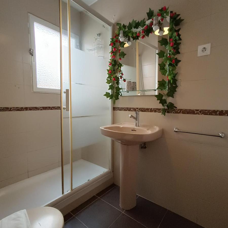 Bolivia Beach Apartments Málaga Eksteriør billede